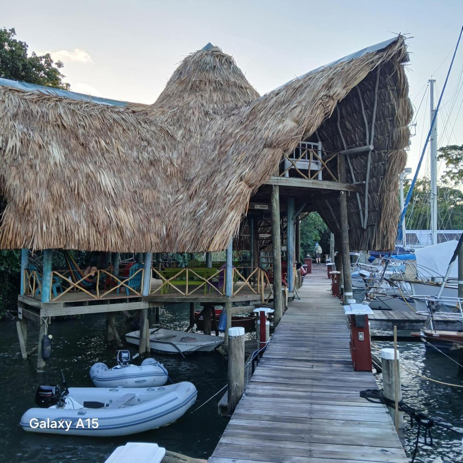 Tortugal Boutique River Lodge Rio Dulce Bagian luar foto